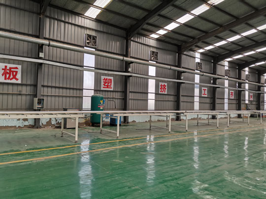 南陽水泥復(fù)合巖棉板的綜合特點