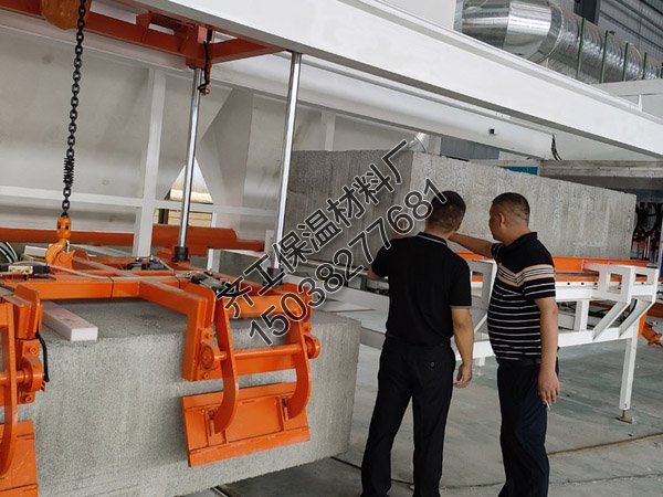 在購(gòu)買(mǎi)勻質(zhì)板時(shí)需要注意以下幾個(gè)問(wèn)題